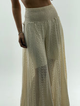 Load image into Gallery viewer, Vintage x Made in Italy x Cream Lace Flowy Wide Leg Pant (XS, S)