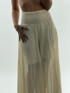 Vintage x Made in Italy x Cream Lace Flowy Wide Leg Pant (XS, S)