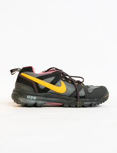 NIKE ACG x Black, Orange, Pink Sneakers (9, 9.5)